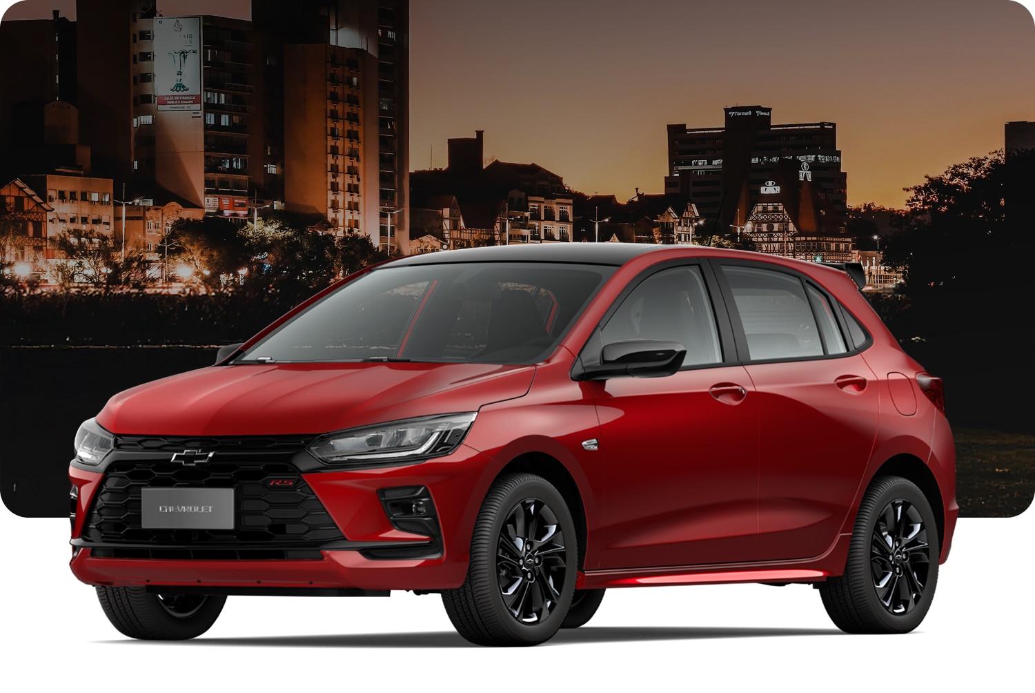 Chevrolet RS Turbo rojo en entorno urbano al atardecer